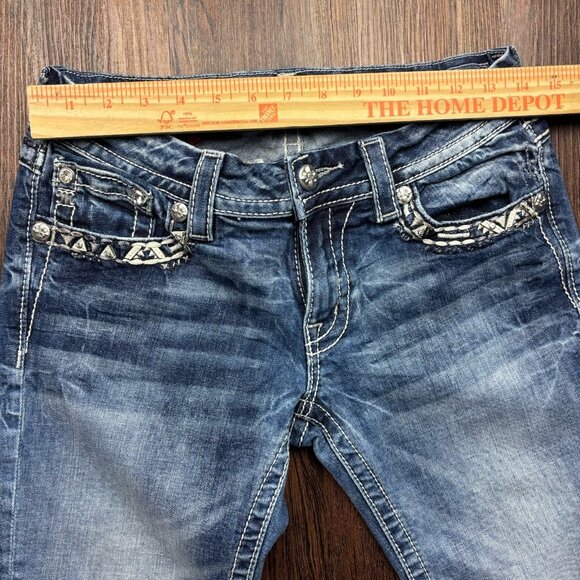 Miss Me Signature Crop Jeans Rhinestone Distressed Light Wash Size 29 - Picture 9 of 13